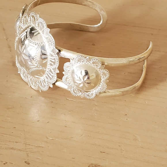 Vintage 1970's Serling Silver Concho Panel Wide Cuff Bracelet - Picture 3 of 5